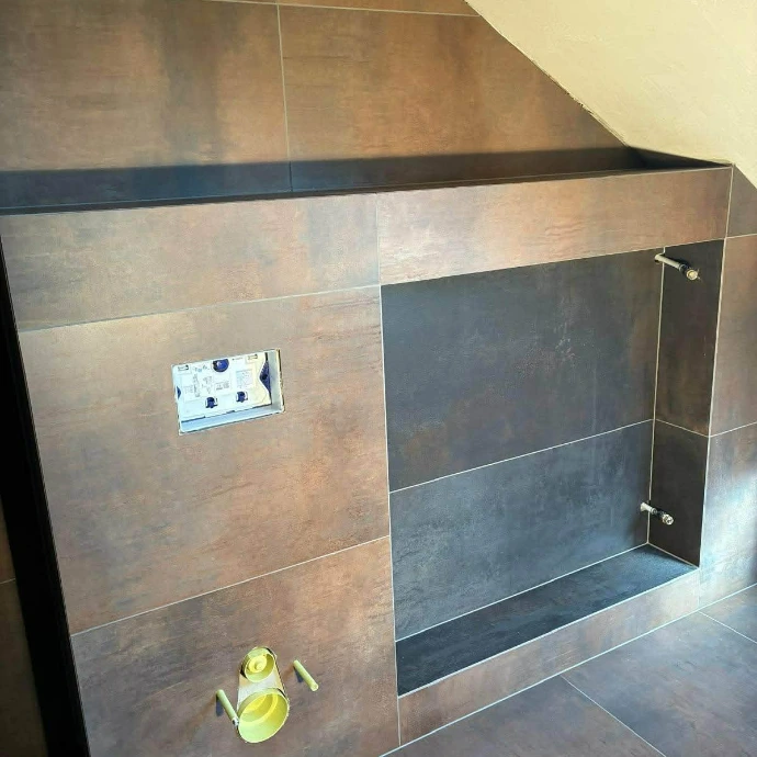Aménagement intérieur sur mesure en bois – réalisation Upgrade Home